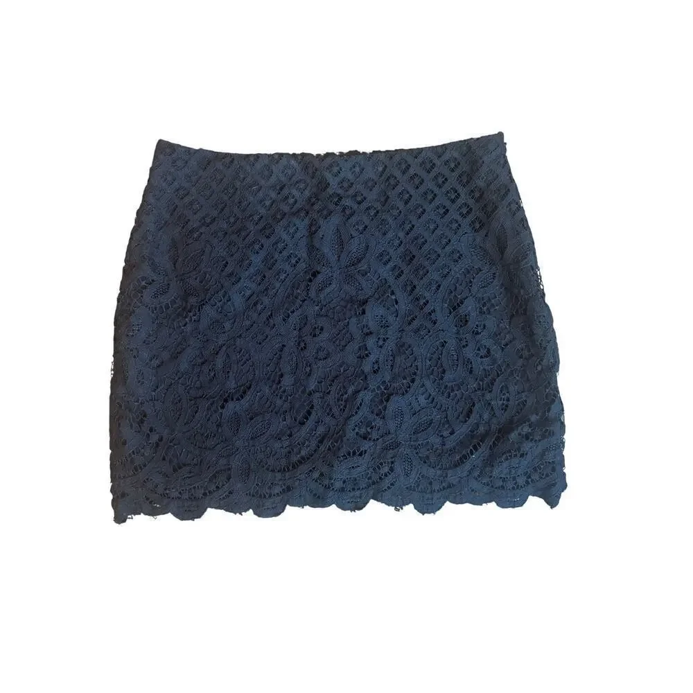 Free People Dreamy Days Skirt Black Lace Womens Size 8 Scallop bottom side zip